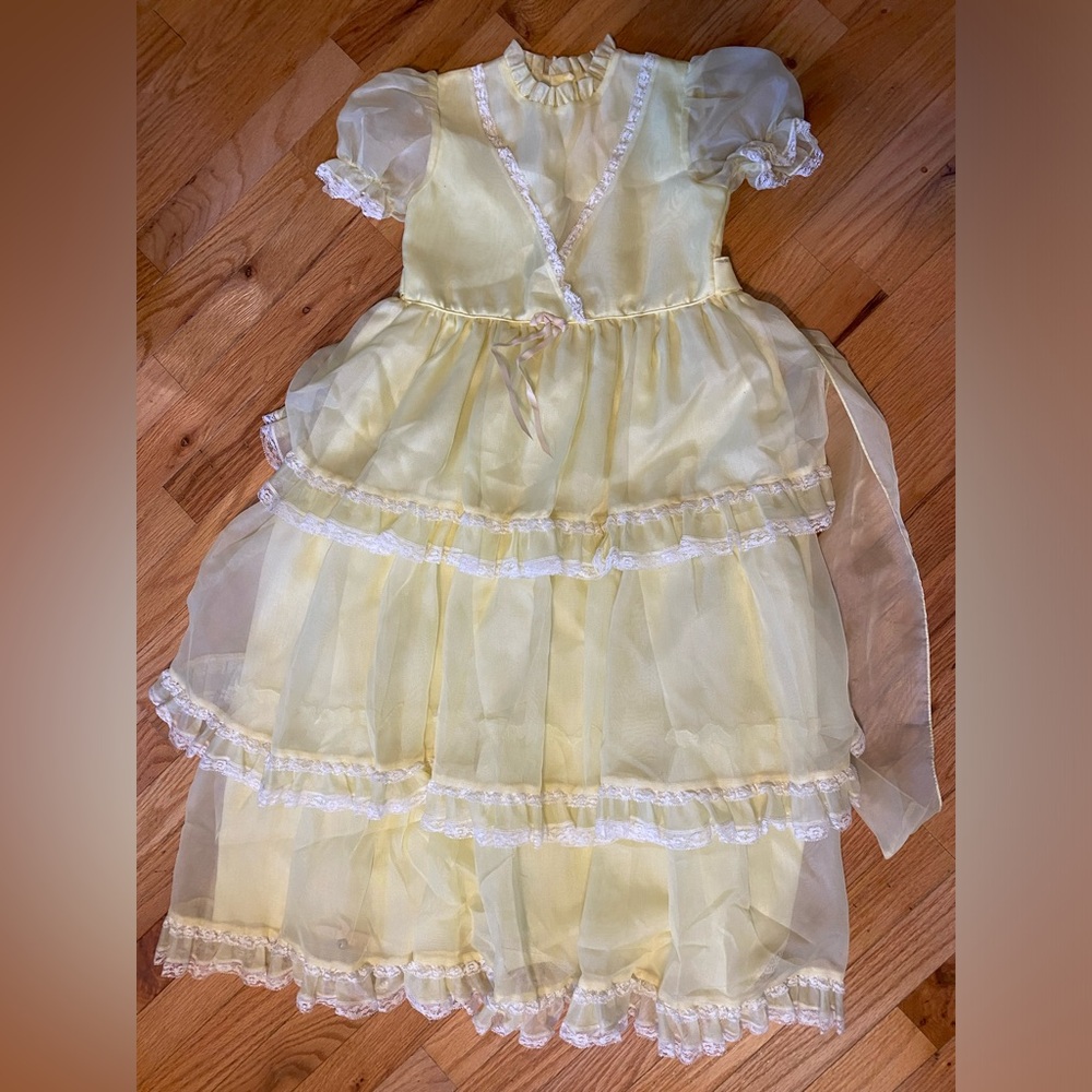 Stunning Vintage Yellow Sweet n Sassy Long Layered Lace Dress Girls 6x